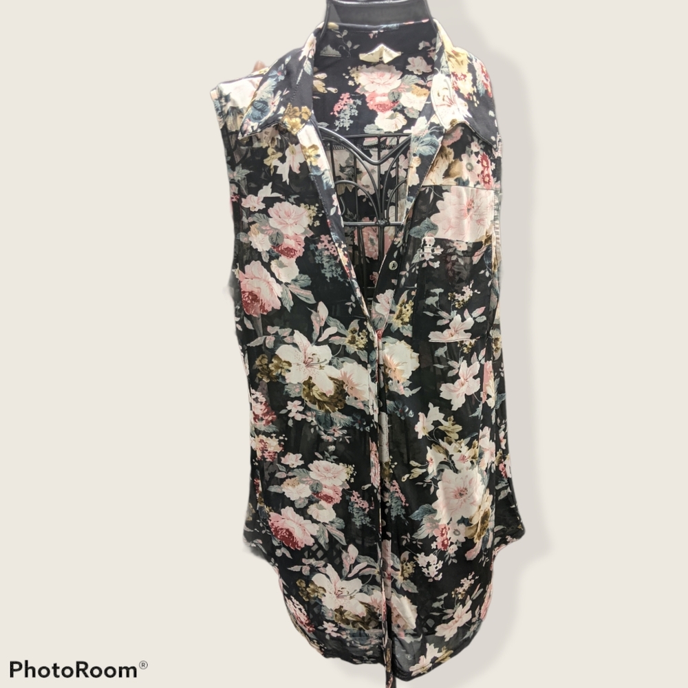 Sleeveless tunic